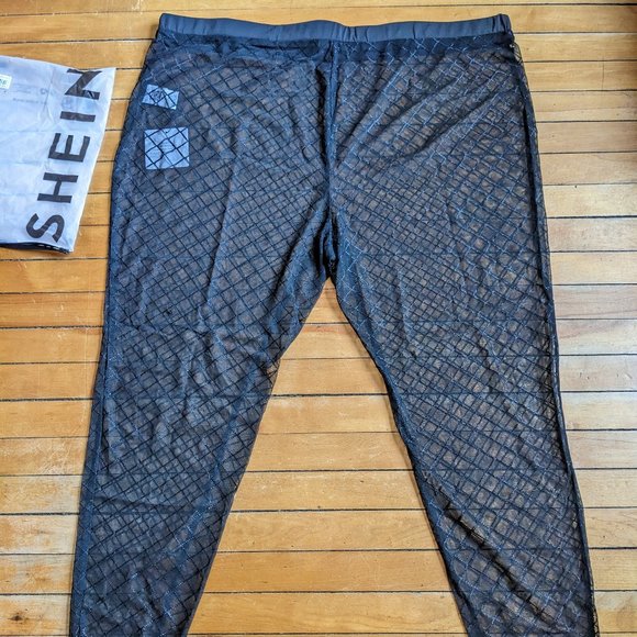 SHEIN FIT+ Plus Plaid Mesh Leggings (Without Panty) - Picture 3 of 4